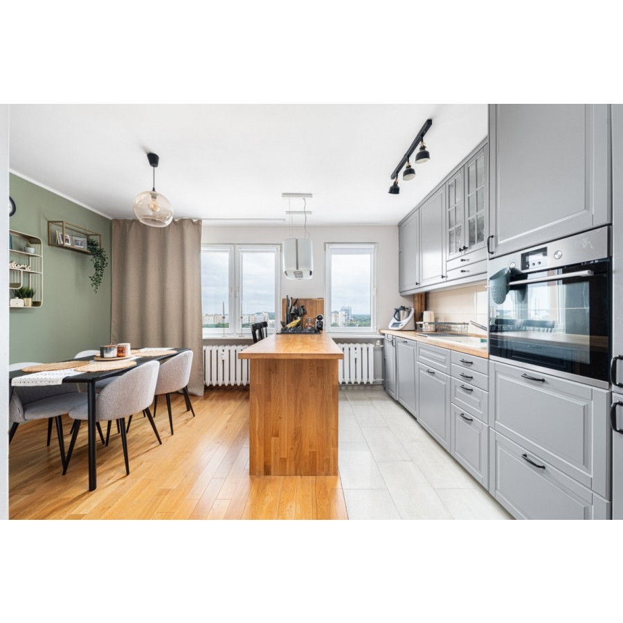 mazowieckie, Warszawa, Bielany, S&aacute;ndora Pet&ouml;fiego, 3 pokoje z klimatyzacją i kom&oacute;rką lok. ,metro