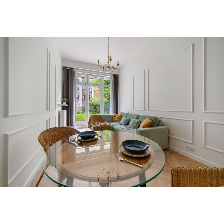 mazowieckie, Warszawa, Praga-P&oacute;łnoc Nowa Praga, Radzymińska, 330cm wysokości/koneser/ do wprowadzenia