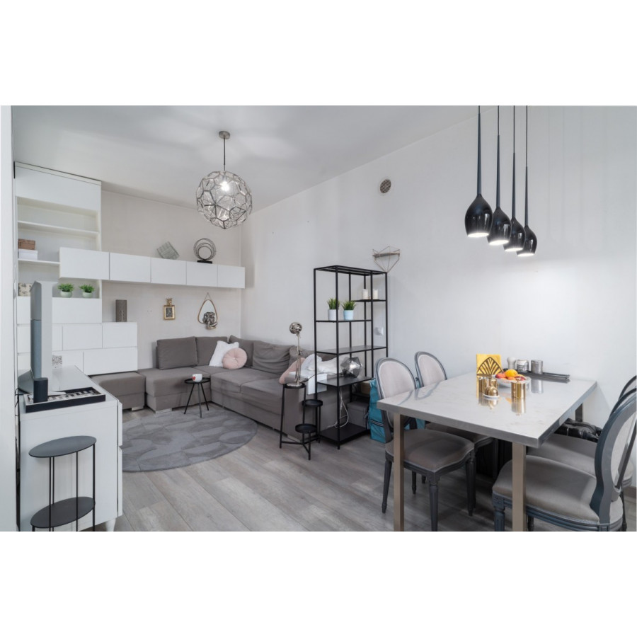 mazowieckie, Warszawa, Śr&oacute;dmieście, Nowowiejska, Mieszkanie w kamienicy przy stacji M.Politechnika