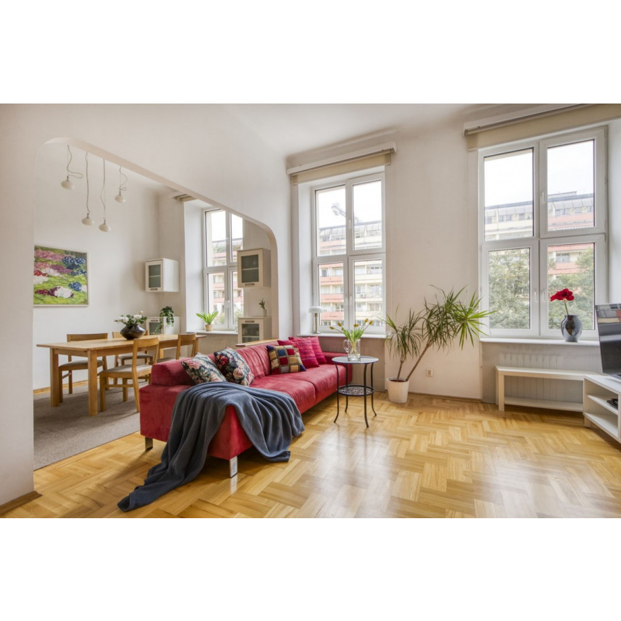 mazowieckie, Warszawa, Śr&oacute;dmieście, Mikołaja Kopernika, Przedwojenna kamienica po renowacji, wysokie!