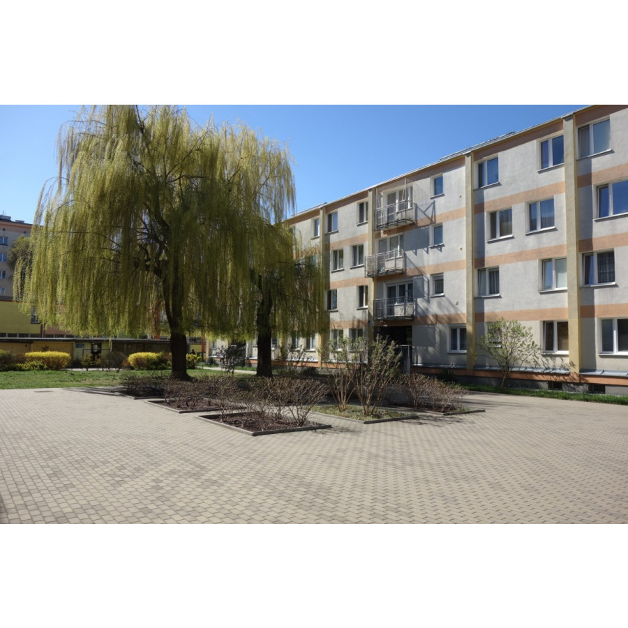 mazowieckie, Warszawa, Wola, Żytnia, Trzy Pokoje w Niskim Bloku z Cegły