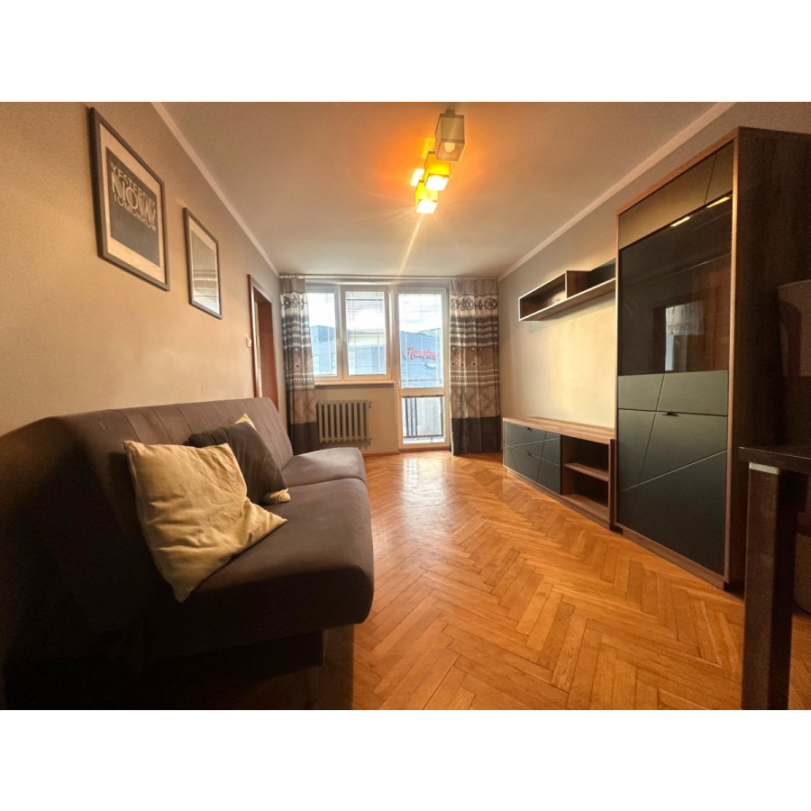 mazowieckie, Warszawa, Włochy, Komitetu Obrony Robotnik&oacute;w, Cicha strona, balkon, NISKI budynek OKĘCIE